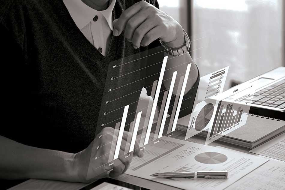 Reviewing financial reports in returning on investment analysis