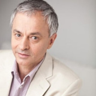 Richard Side's headshot